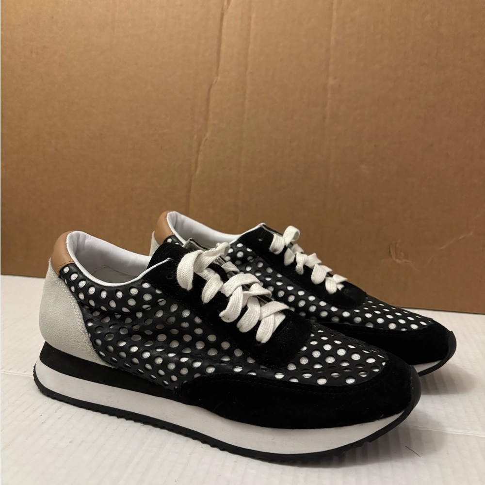 LOEFFLER RANDALLRio Perforated Leather Sneakers Size 8 (Scratch In A Corner)